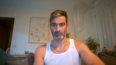 hotreds webcam model stream image