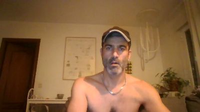 hotreds webcam model stream image