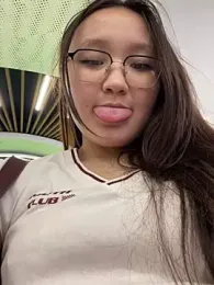 KissMeEva webcam model stream image