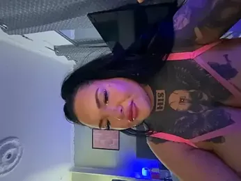 _MelinaCurves_ webcam model stream image