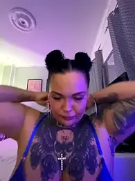 _MelinaCurves_ webcam model stream image