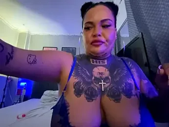 _MelinaCurves_ webcam model stream image