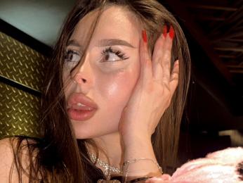 AdelinaMurr webcam preview