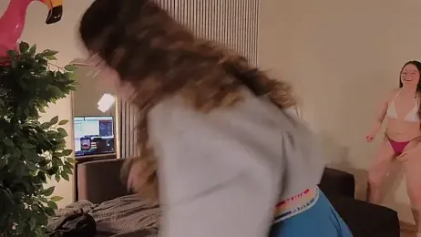 uwu_vi webcam model stream image