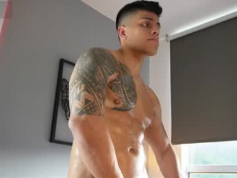 tyler_muscle webcam model stream image