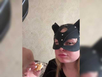 Pisusha122 webcam model stream image