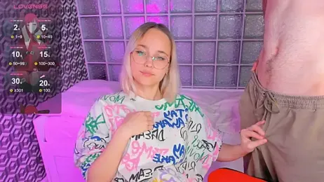 AkiraAkio webcam model stream image