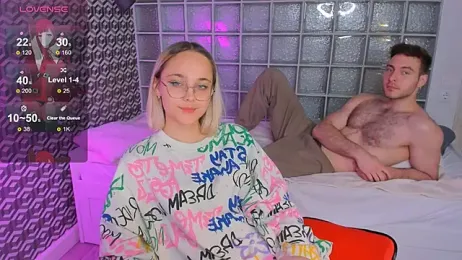 AkiraAkio webcam model stream image