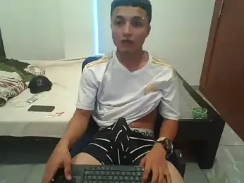 yissus_20_ webcam stripchat model stream image