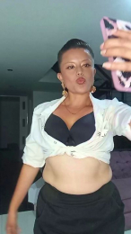 SoffyLovee webcam model stream image