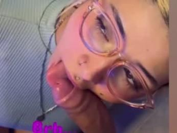 doll_and_sex webcam model stream image