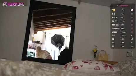 LexieLoree webcam model stream image