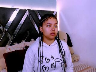 Sophia Lowell webcam model stream image