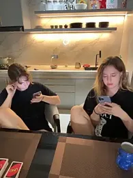 Nura_n_Sarah webcam model stream image