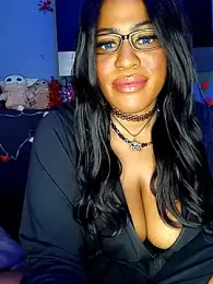 AmazonianMistress webcam model stream image