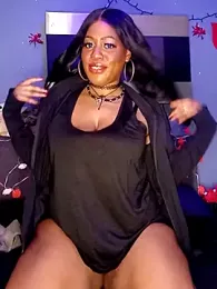 AmazonianMistress webcam model stream image