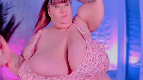 BiggyMelon webcam model stream image