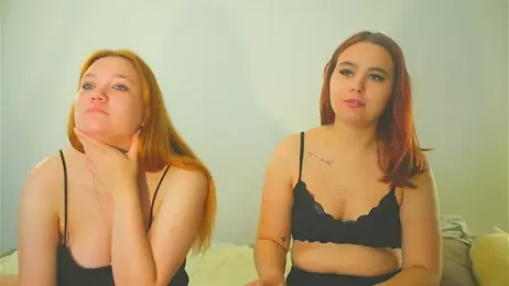PrettyGirlsLive webcam model stream image