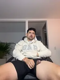 TroyeSavage webcam model stream image