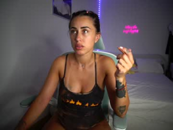 lunaink_ webcam model stream image