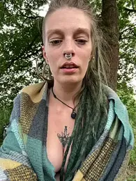 MenaDreadfull webcam model stream image