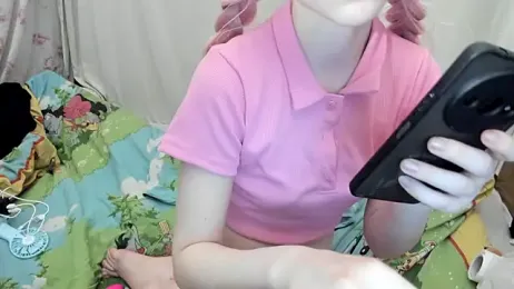 Yoonhee_Kiss webcam model stream image