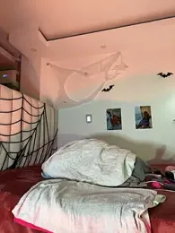Scarletthornyx webcam preview
