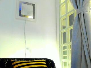 Xavier Night webcam model stream image
