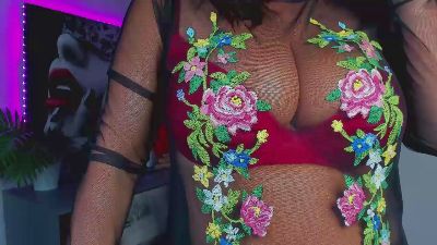 Helen_Wild webcam model stream image