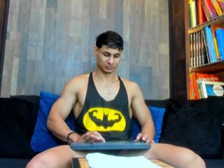 Noah Hunther webcam model stream image