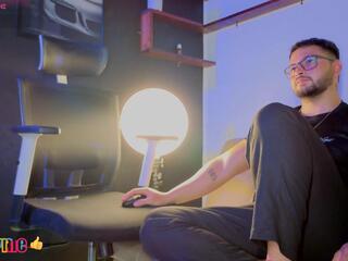 Andreww Brownn webcam model stream image