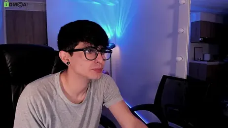 Mikeyvioleta_ webcam stripchat model stream image