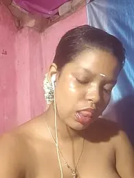 IAMNOTI webcam model stream image