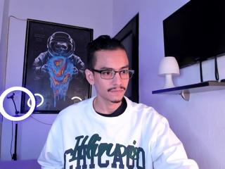 Yader Slim webcam model stream image