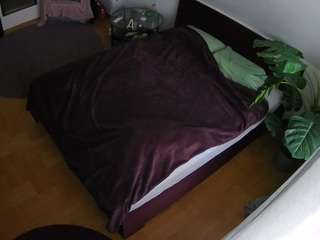voyeurcam-julmodels-whitebed-5 webcam model stream image