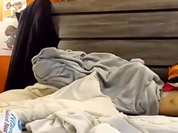 saucybear666 webcam model stream image