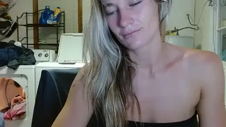 missymilf webcam model stream image