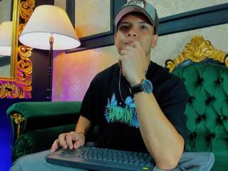 Alessandro Kiing webcam model stream image
