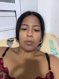 LeahBar webcam stripchat model stream image