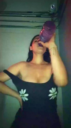 sweet_scarlett_ webcam model stream image