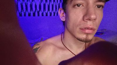 Fratstraights webcam model stream image