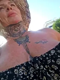 YourMommyBlair webcam model stream image