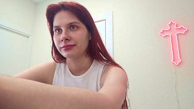 RedWitchHeart webcam preview