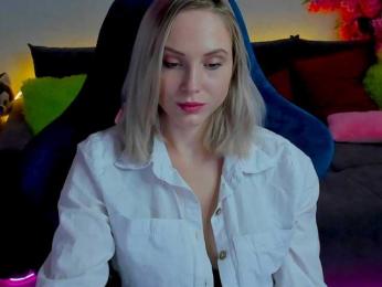 GinaGinaLove webcam model stream image