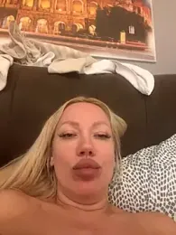 SofiaJoy webcam stripchat model stream image