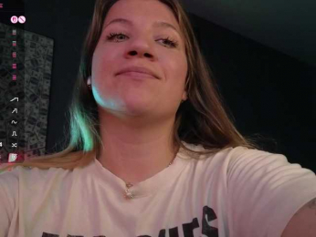 BloomBambi webcam model stream image