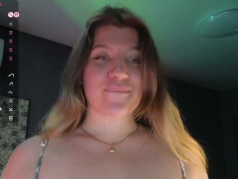 BloomBambi webcam model stream image
