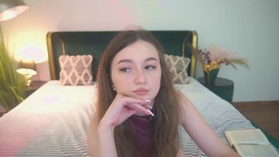 CyrenaLuxe webcam model stream image