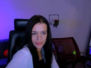 kira-melt webcam model stream image