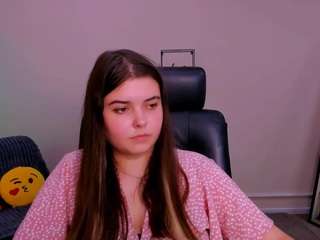 kira-melt webcam camsoda model stream image